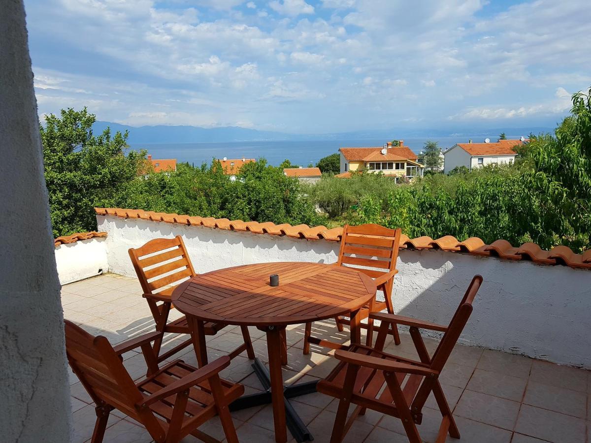 Apartman Meg Apartamento Malinska Exterior foto